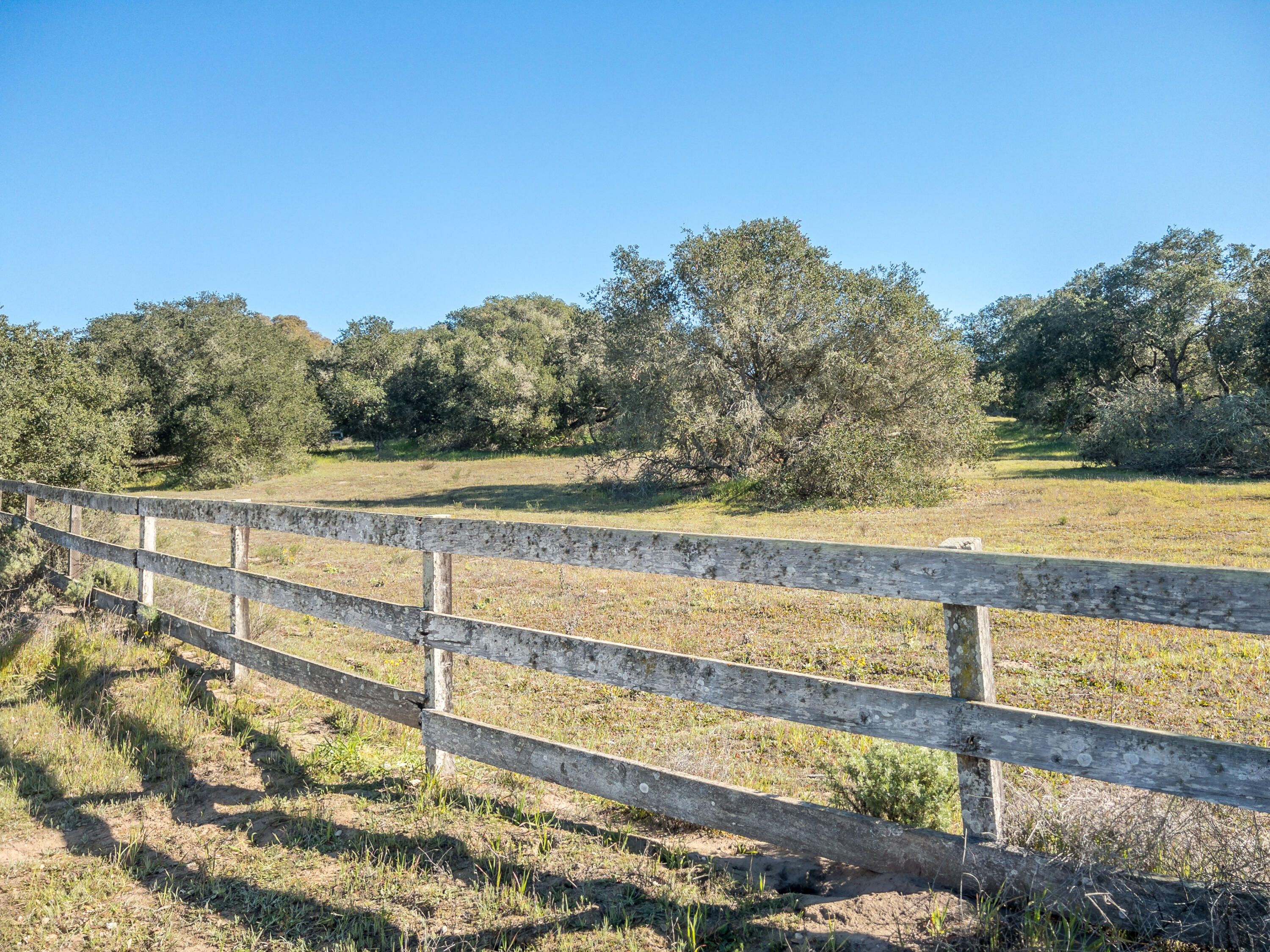 1990 Tularosa Road Lompoc, CA 93436 - Photo 7 of 36 Rustic Fence