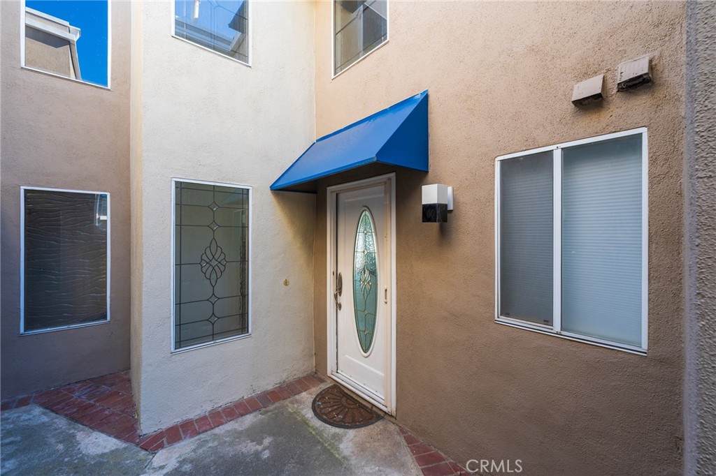 3310 Tempe Drive Huntington Beach, CA 92649 - Photo 37 of 52 a view of wooden door