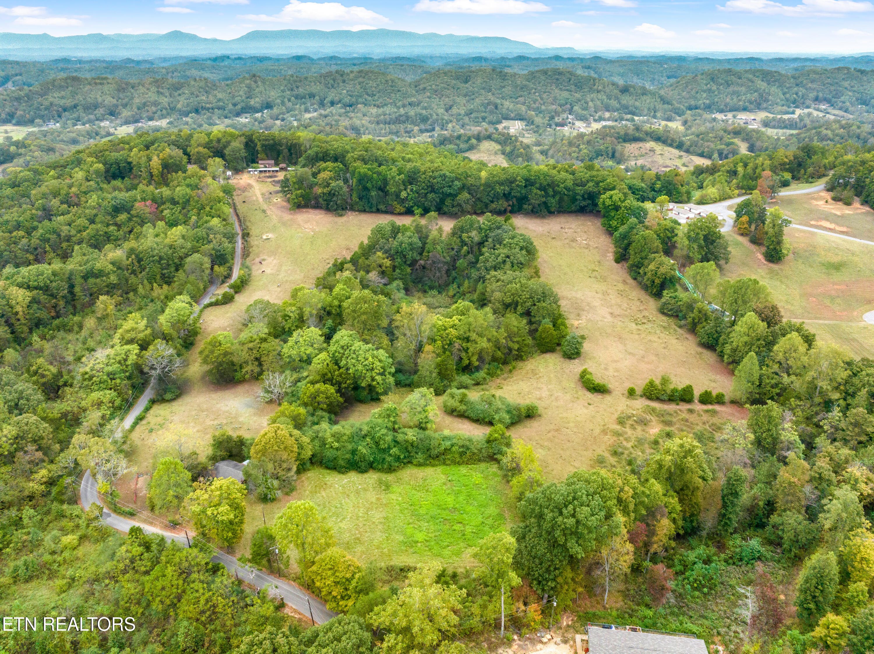 250 Wells Road Powell, TN 37849 - Photo 7 of 52 250 Wells Road2