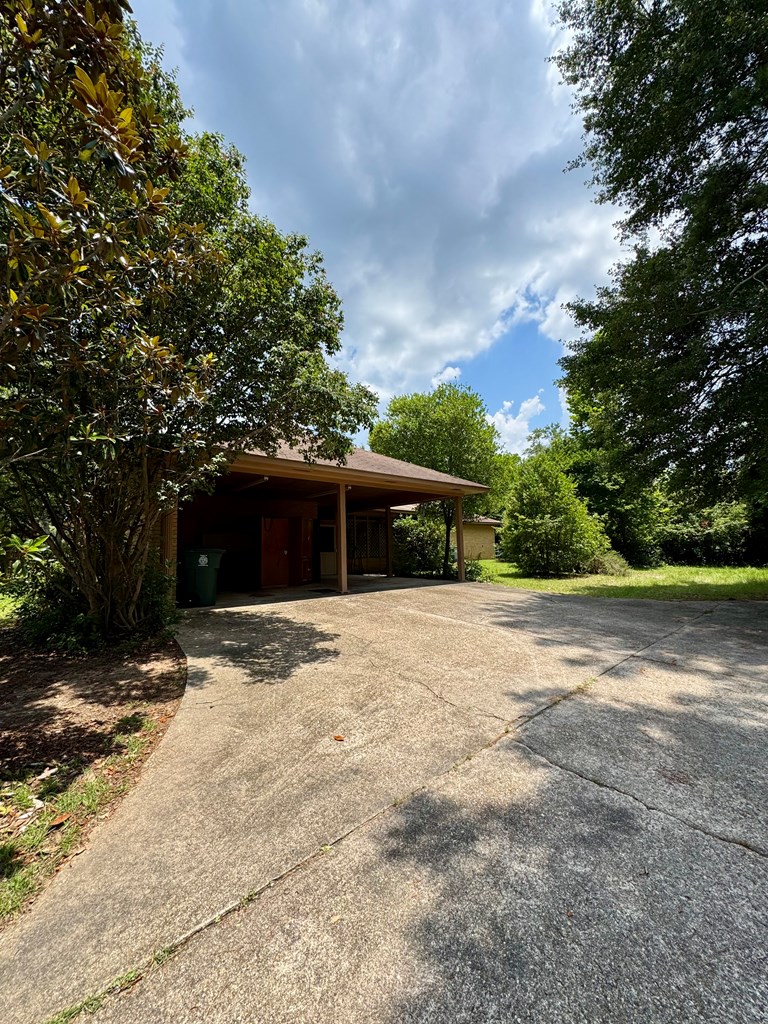 1015 Deerpath Road Dothan, AL 36303 - Photo 6 of 35