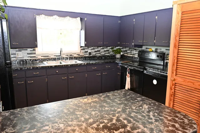 $179,000 | 106 South Summit Street, Spooner, WI 54801