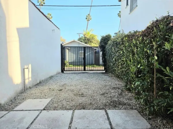 $1,899,000 | 908 Victoria Avenue, Venice, CA 90291
