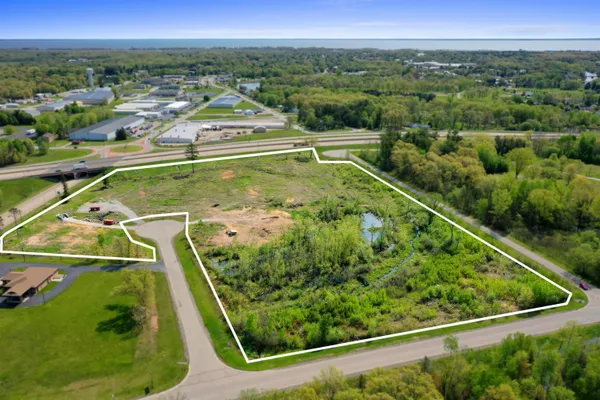 $850,000 | 341 Badger Court, Oconto, WI 54153