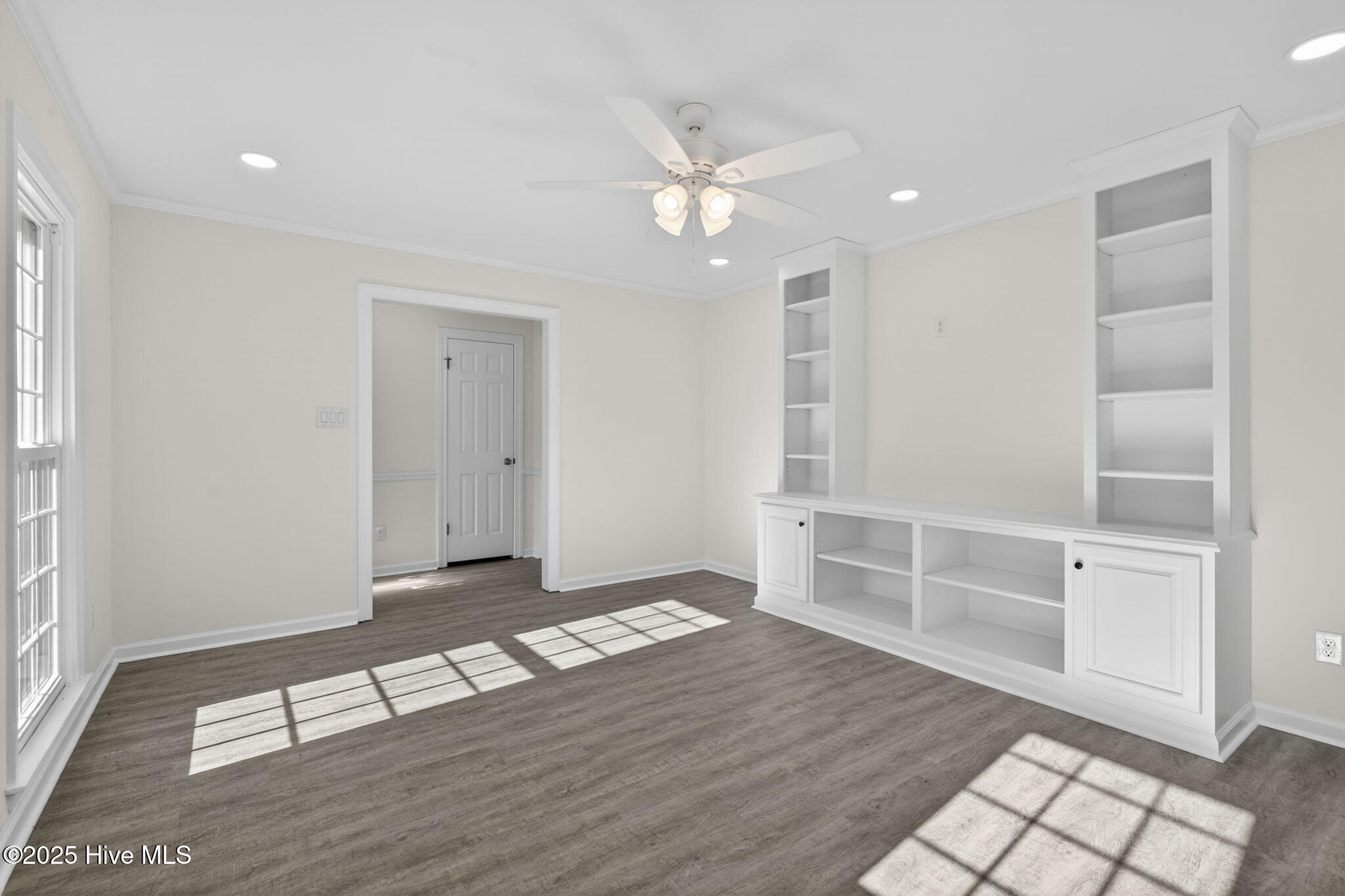 1204 Queen Anne Road Northwest Wilson, NC 27896 - Photo 5 of 37 Living Room