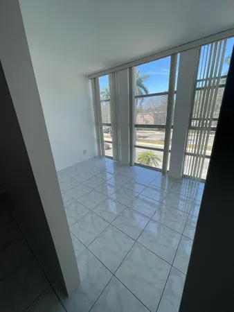 $1,800 | 2000 Atlantic Shores Boulevard, Unit 306, Hallandale Beach, FL 33009