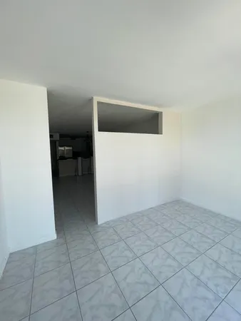$1,800 | 2000 Atlantic Shores Boulevard, Unit 306, Hallandale Beach, FL 33009