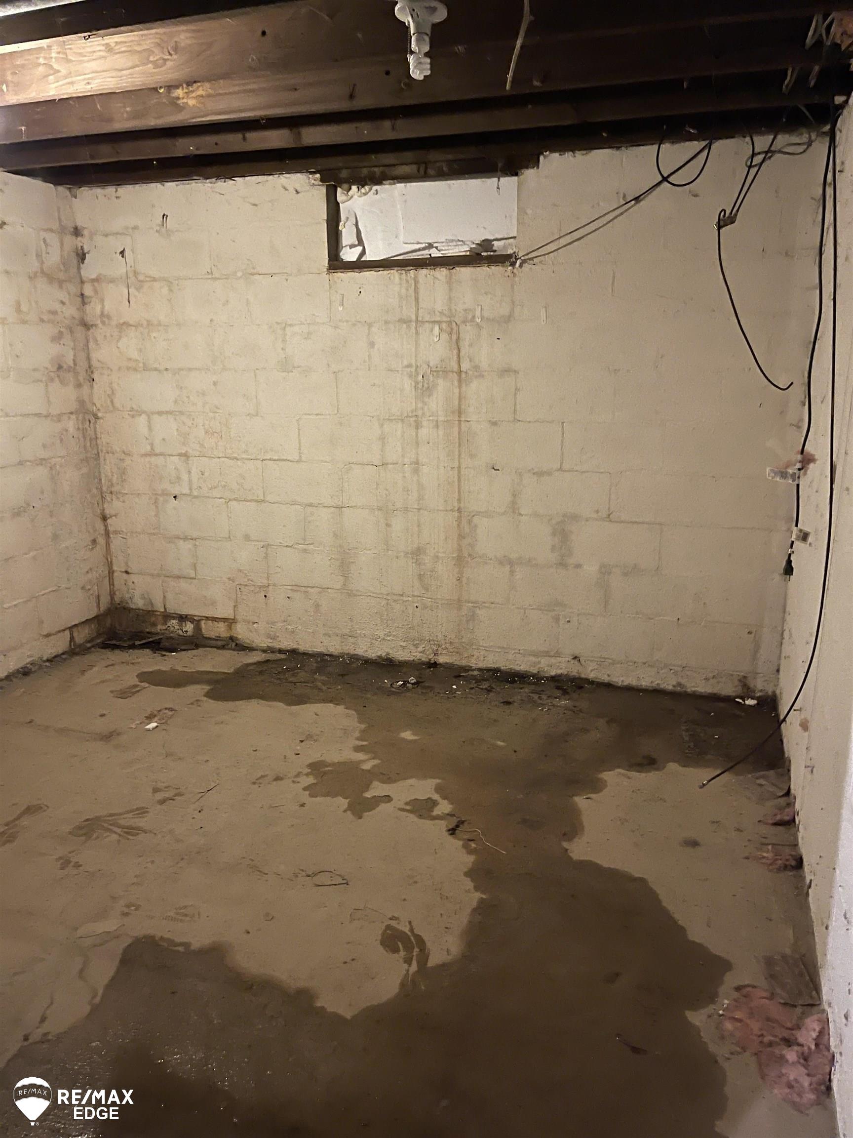 4124 Flushing Road Flint, MI 48504 - Photo 17 of 23 50136175-3bf93118-772d-4a5c-bfe4-8b216afbd629.JPG