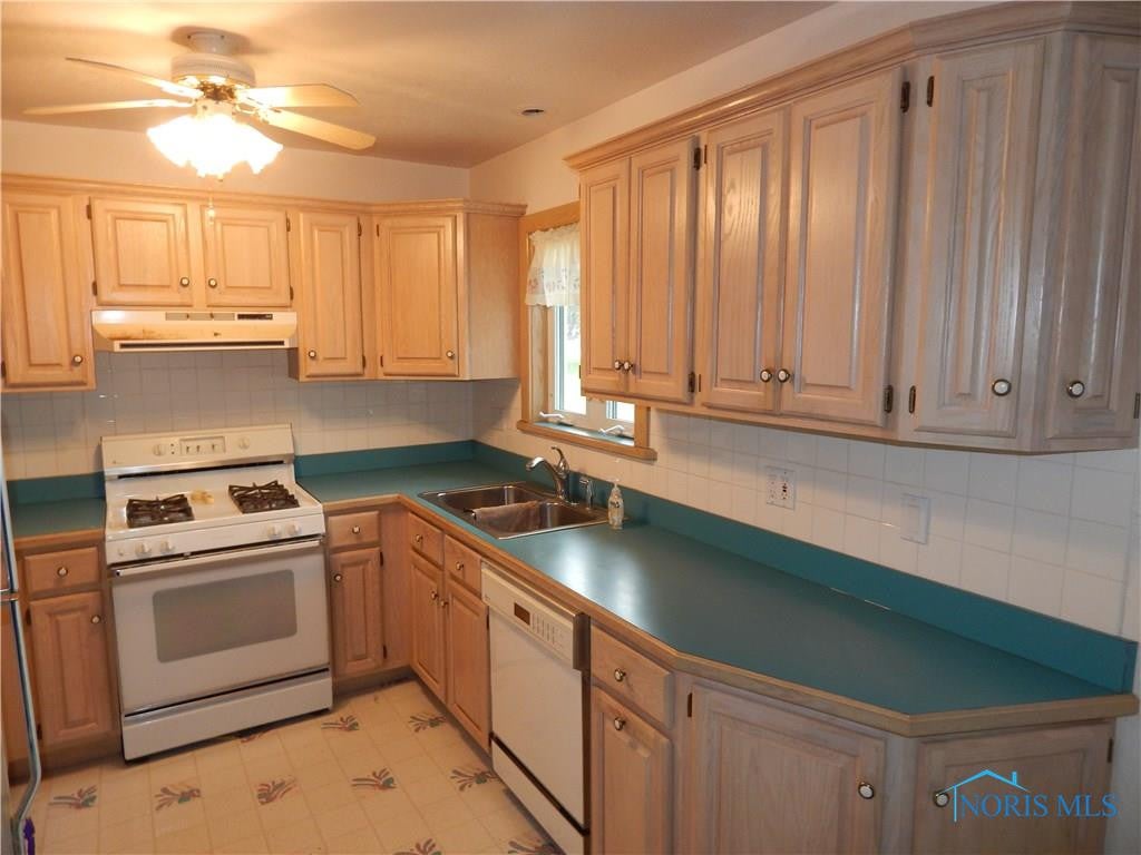4711 Brookhurst Road Sylvania, OH 43560 - Photo 3 of 18 Gallery Image 3