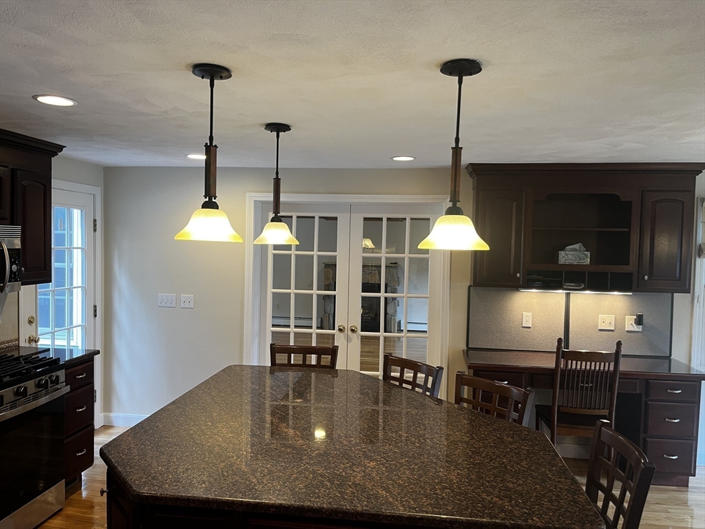 24 Pontiac Road Walpole, MA 02081 - Photo 8 of 25