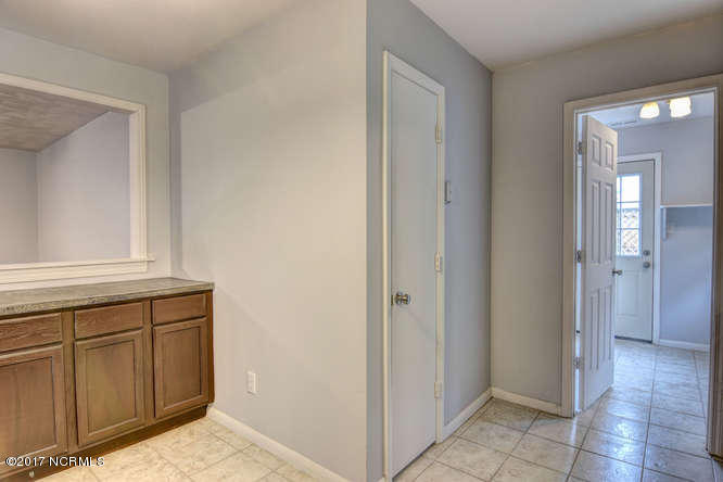 2807 Country Club Road Jacksonville, NC 28546 - Photo 14 of 28 Kitchen