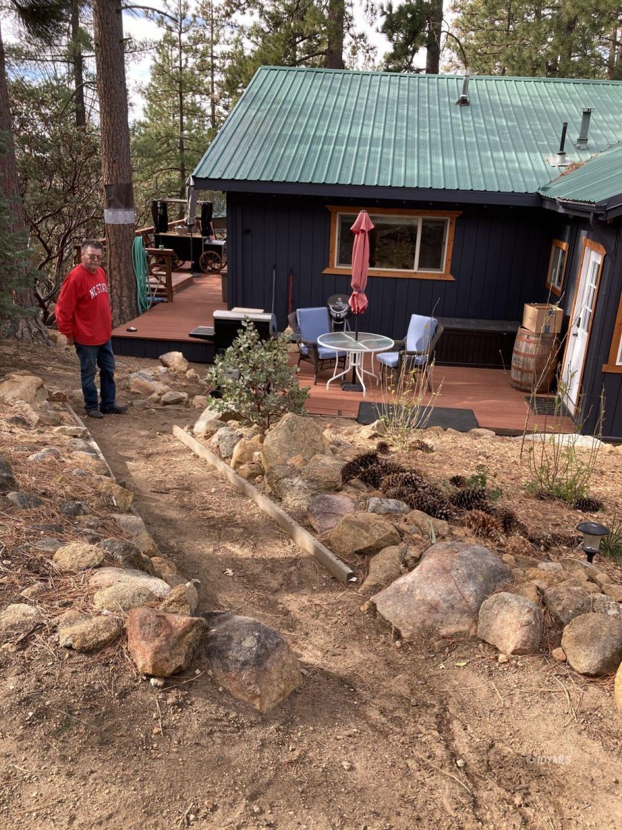 Pathway from Garage to house no stairs