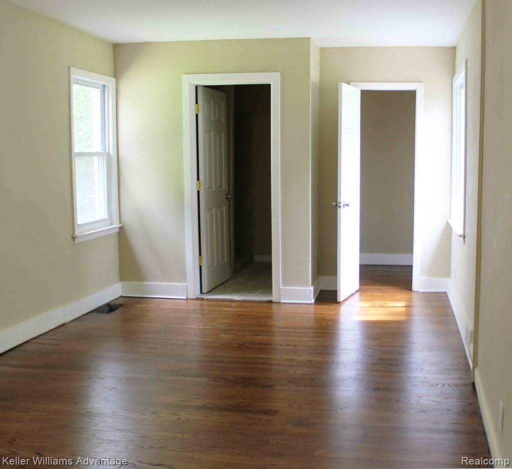 4108 Crocus Road Waterford, MI 48328 - Photo 17 of 26 Master Bedroom 2.jpg