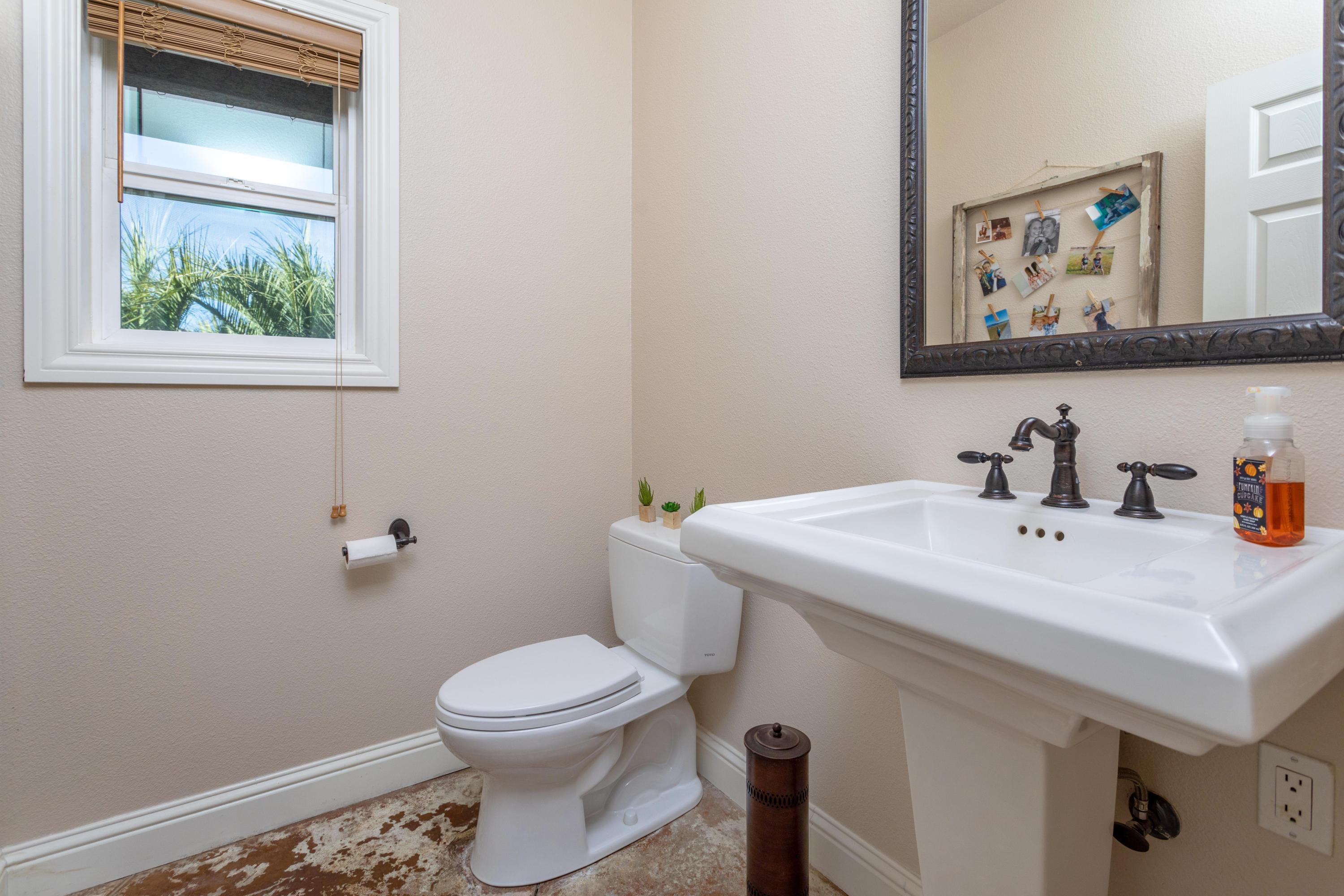 22780 Silverlode Lane Palo Cedro, CA 96073 - Photo 29 of 37 half bath