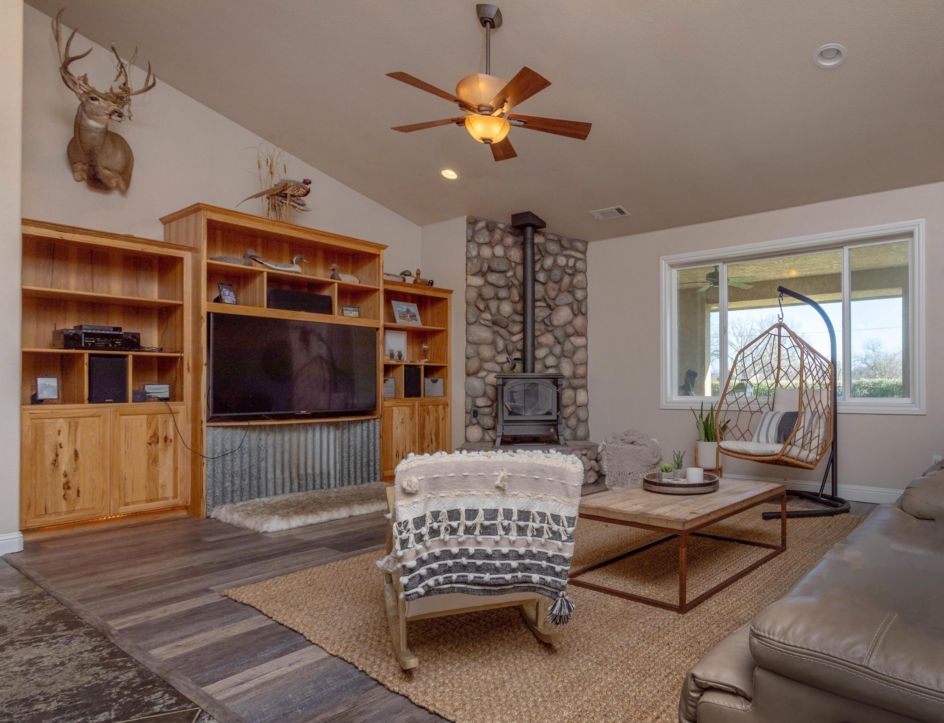 22780 Silverlode Lane Palo Cedro, CA 96073 - Photo 8 of 37 living room