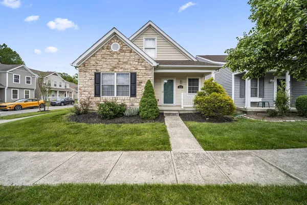 $289,900 | 2194 Rustic Ledge Drive, Columbus, OH 43219