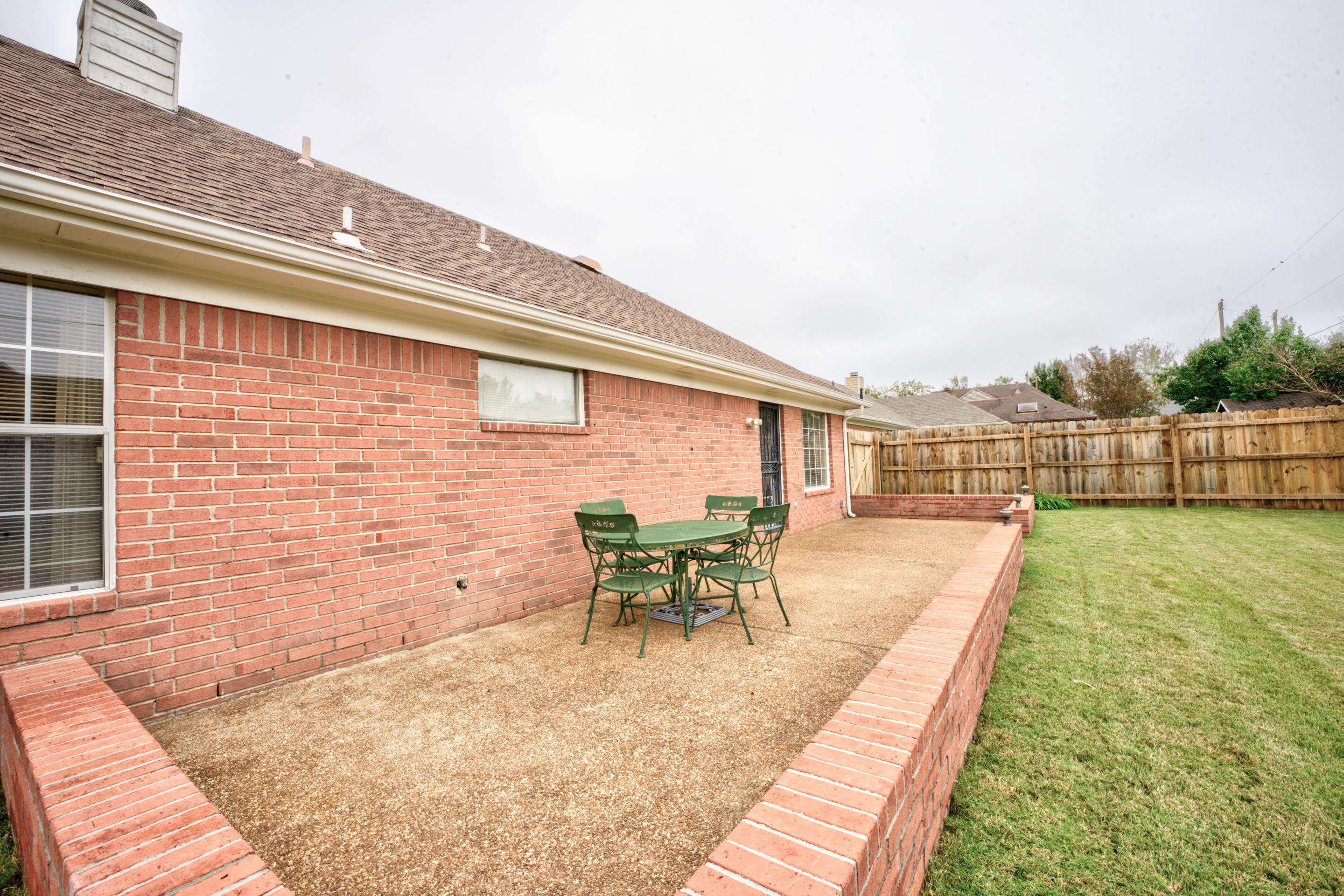 7657 Stone Manor Road Memphis, TN 38125 - Photo 23 of 27 Exterior space
