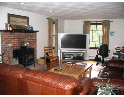 10 Westcott Road Hopedale, MA 01747 - Photo 17 of 21 Gallery Image 17