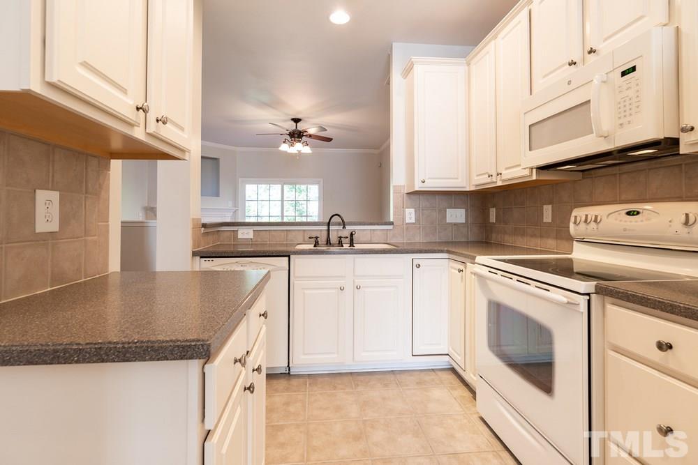 7828 Spungold Street Raleigh, NC 27617 - Photo 7 of 30 Kitchen