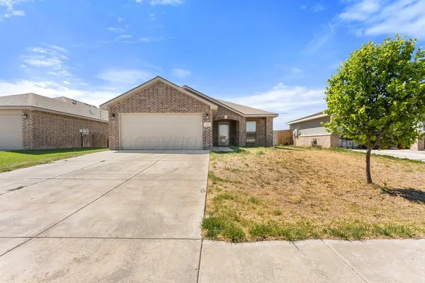 $2,300 | 210 Mikeska Street, Amarillo, TX 79118