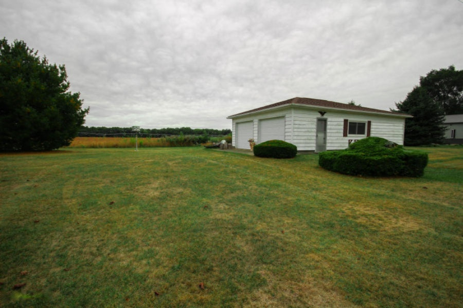 18051 Highway 86 Three Rivers, MI 49093 - Photo 8 of 24 garage2