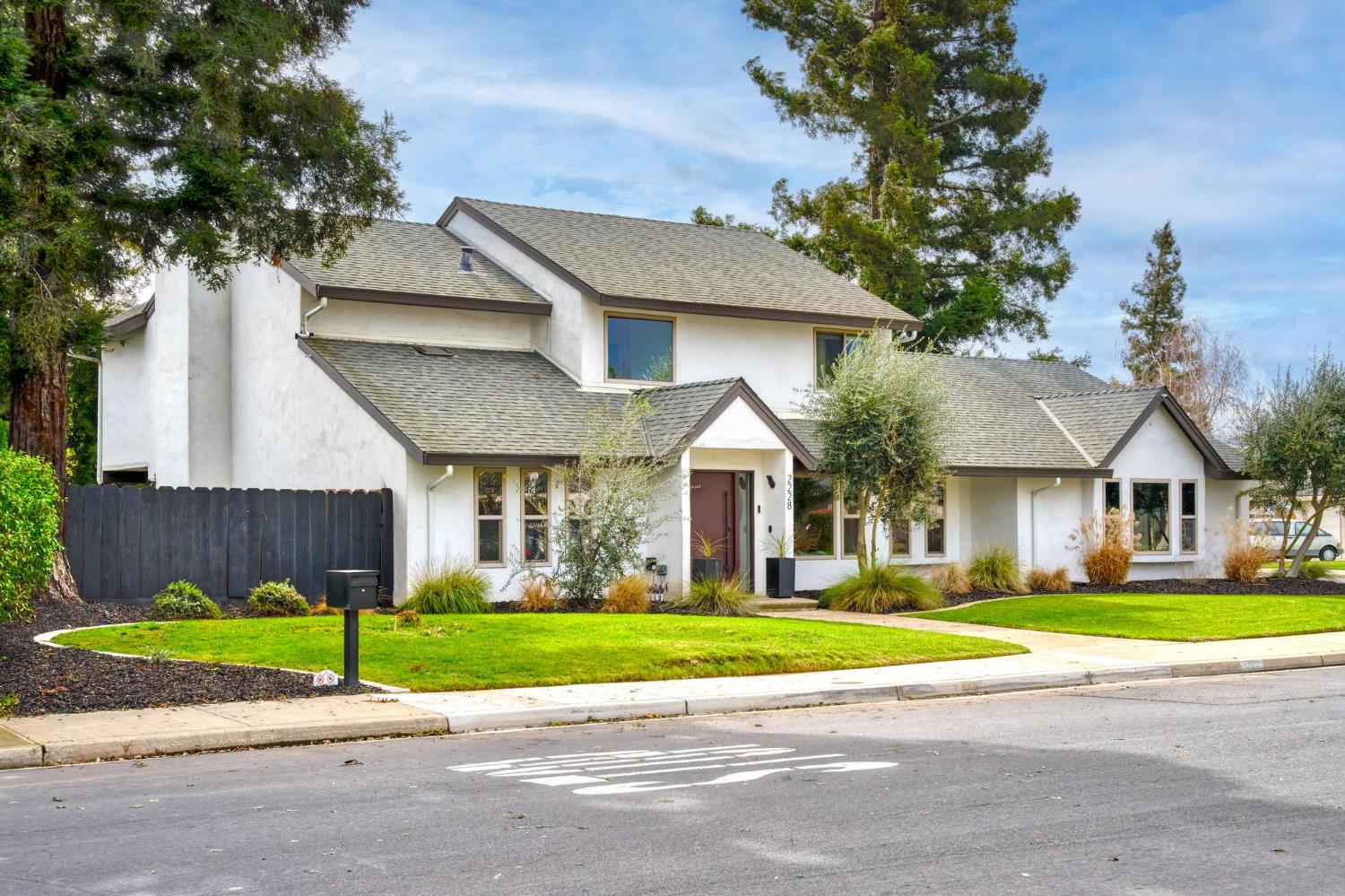 2228 Cheyenne Way Modesto, CA 95356 - Photo 4 of 54