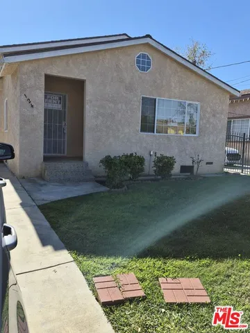 $2,800 | 124 West 104th Street, Los Angeles, CA 90003