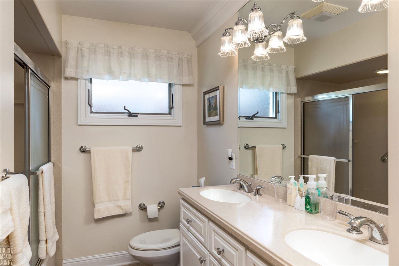 641 Roslyn Road Grosse Pointe Woods, MI 48236 - Photo 14 of 27