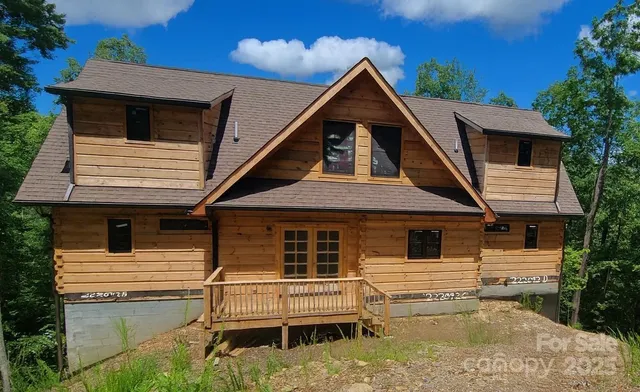 $995,000 | 266 Potomac Falls Drive, Black Mountain, NC 28711