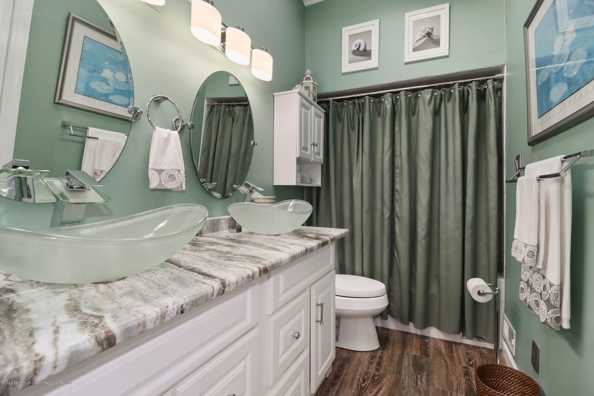 143 Darien Road Howell, NJ 07731 - Photo 9 of 23 Updated bath