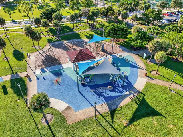 $189,000 | 810 Lake Shore Drive, Unit 40, Lake Park, FL 33403