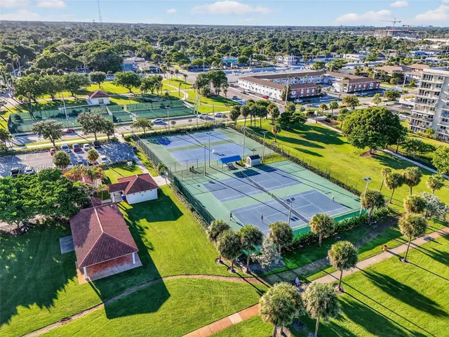 $189,000 | 810 Lake Shore Drive, Unit 40, Lake Park, FL 33403