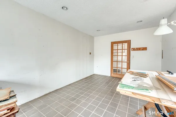 $725,000 | 879 Neipsic Road, Glastonbury, CT 06033