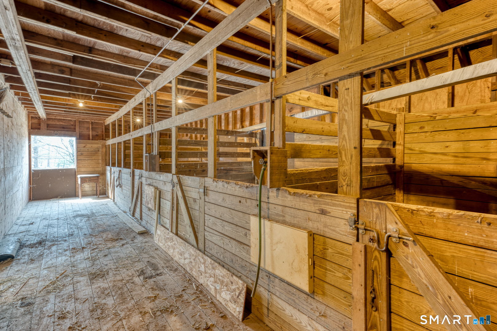 879 Neipsic Road Glastonbury, CT 06033 - Photo 4 of 40