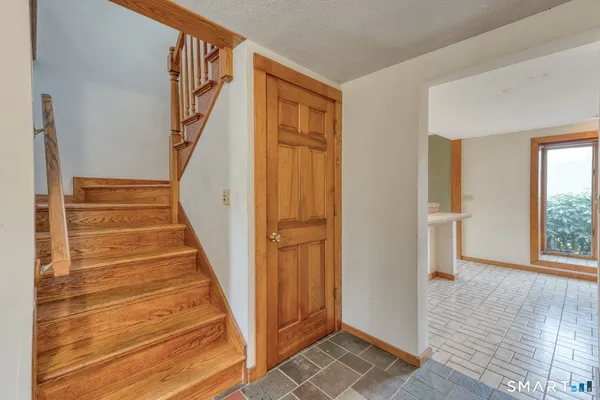 $725,000 | 879 Neipsic Road, Glastonbury, CT 06033