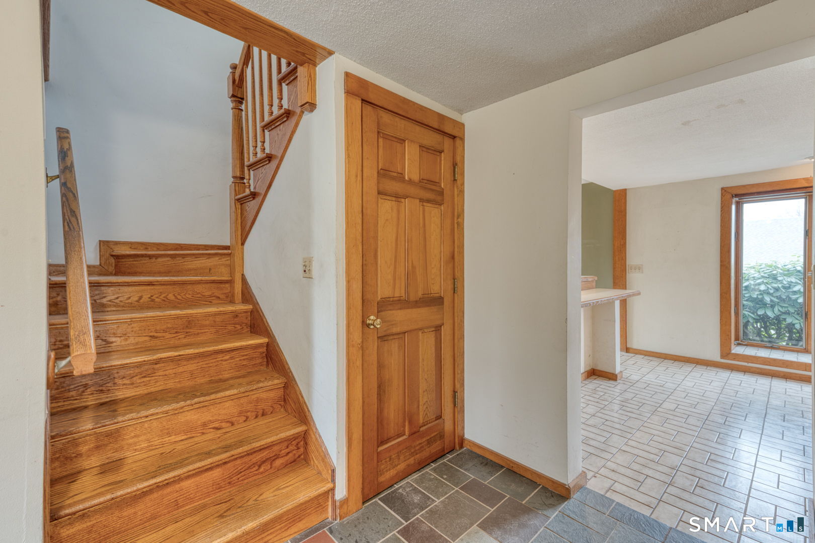 879 Neipsic Road Glastonbury, CT 06033 - Photo 6 of 40