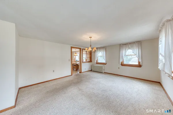 $725,000 | 879 Neipsic Road, Glastonbury, CT 06033