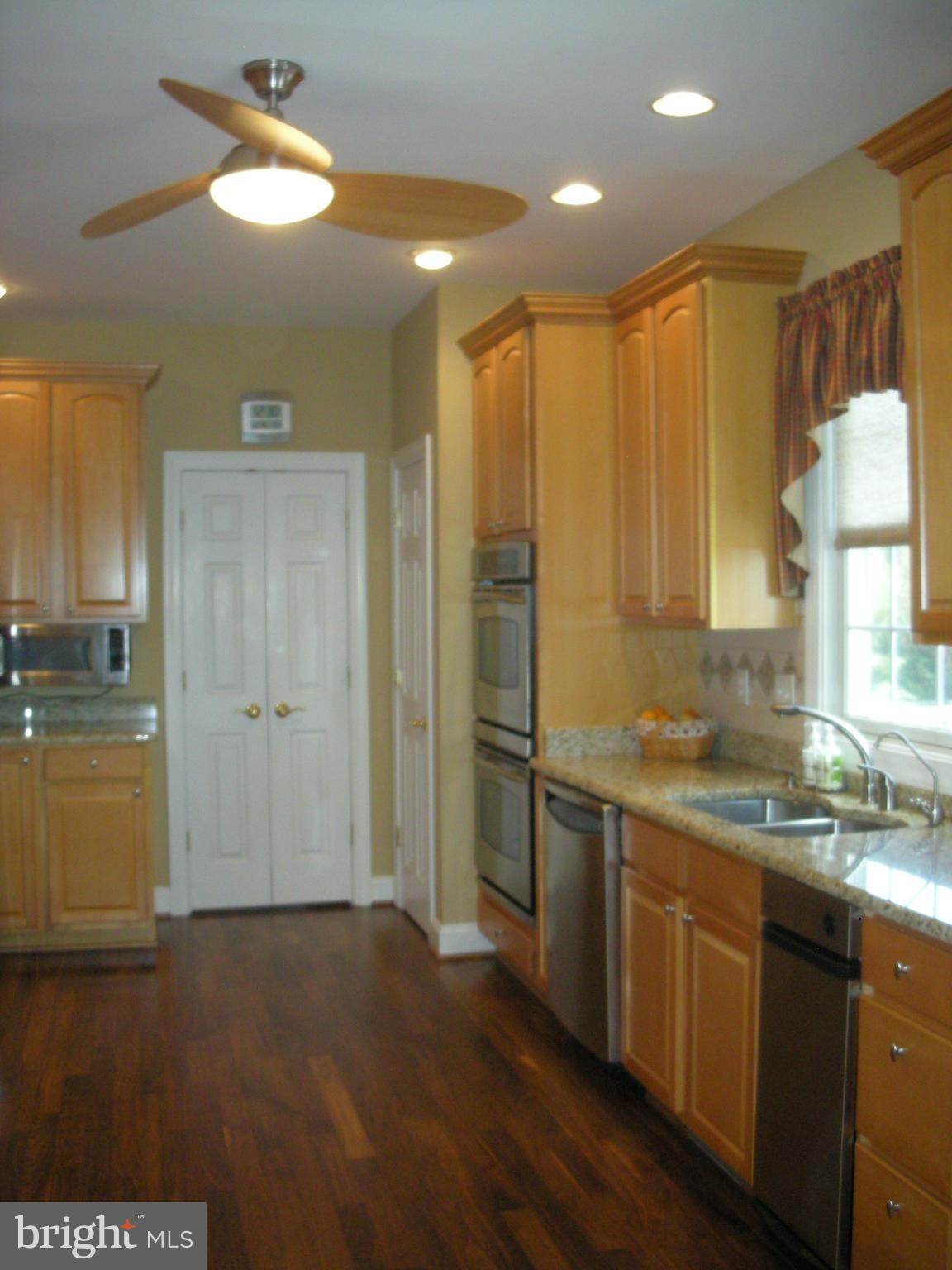 14222 Hicksville Road Clear Spring, MD 21722 - Photo 6 of 30 Gorgeous Kitchen
