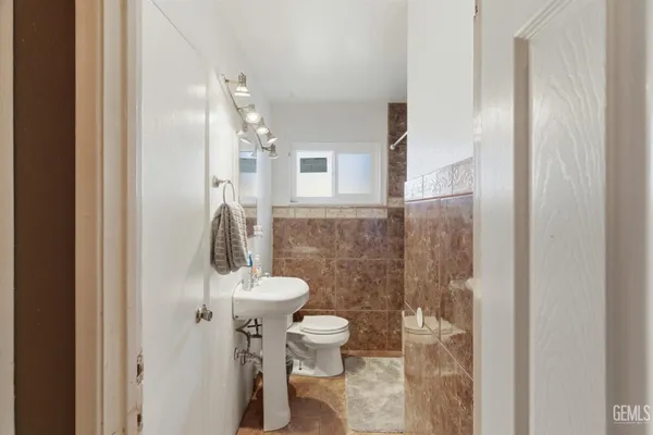 $314,999 | Undisclosed Address, Wasco, CA 93280