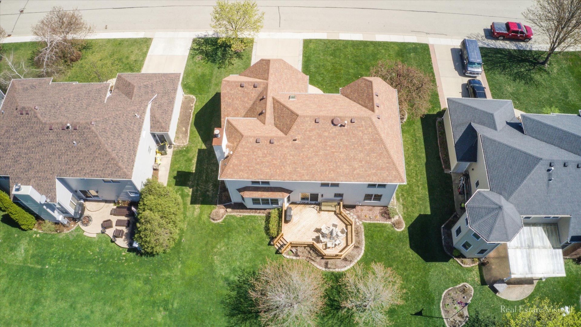 1808 Edgewood Drive Algonquin, IL 60102 - Photo 33 of 39 an aerial view of a house with garden
