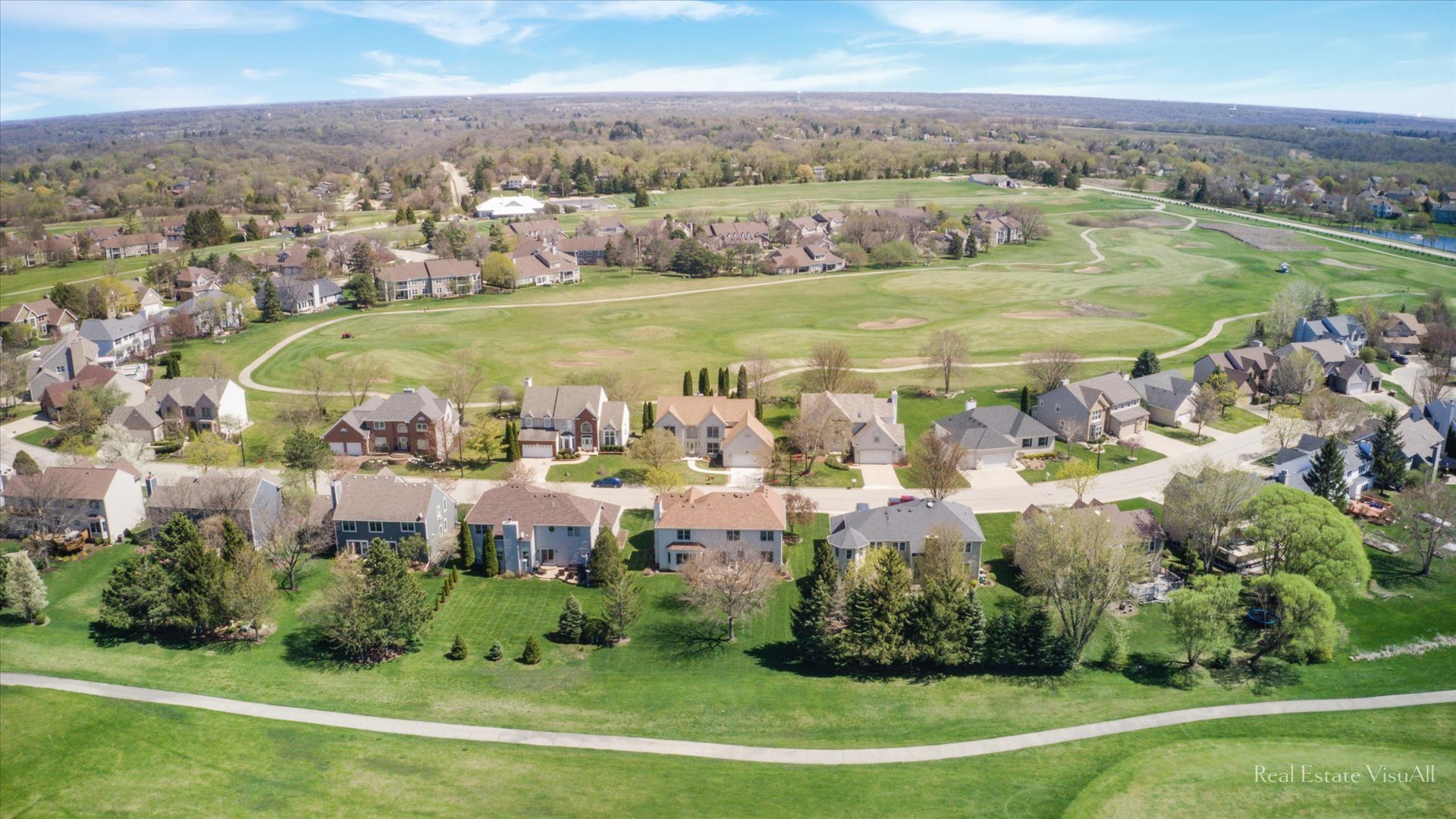 1808 Edgewood Drive Algonquin, IL 60102 - Photo 34 of 39 a view of city with ocean