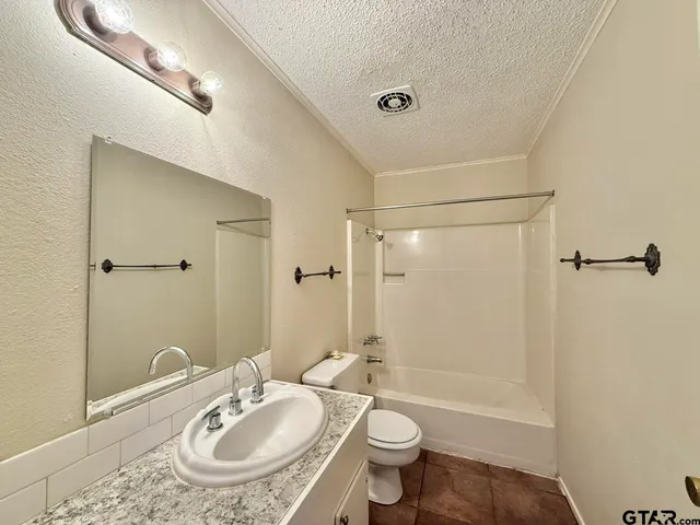 $1,325 | 4614 Edinburgh Drive, Tyler, TX 75703