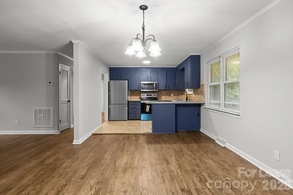 $1,950 | 5300 Hickory Lane, Charlotte, NC 28216