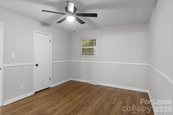 $1,950 | 5300 Hickory Lane, Charlotte, NC 28216
