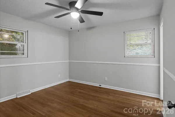 $1,950 | 5300 Hickory Lane, Charlotte, NC 28216