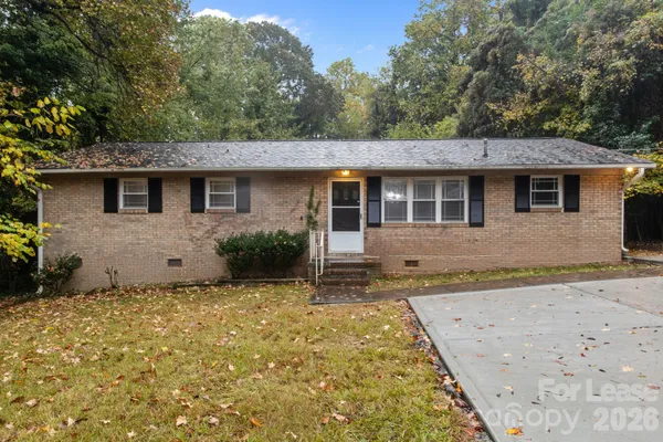 $1,950 | 5300 Hickory Lane, Charlotte, NC 28216