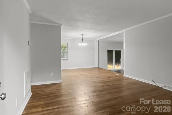 $1,950 | 5300 Hickory Lane, Charlotte, NC 28216