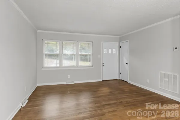 $1,950 | 5300 Hickory Lane, Charlotte, NC 28216