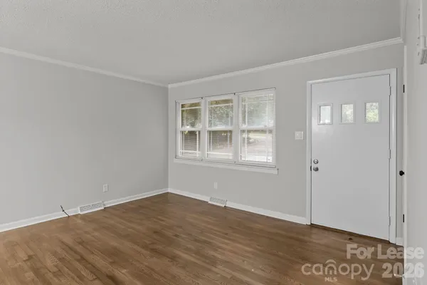 $1,950 | 5300 Hickory Lane, Charlotte, NC 28216