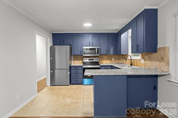 $1,950 | 5300 Hickory Lane, Charlotte, NC 28216