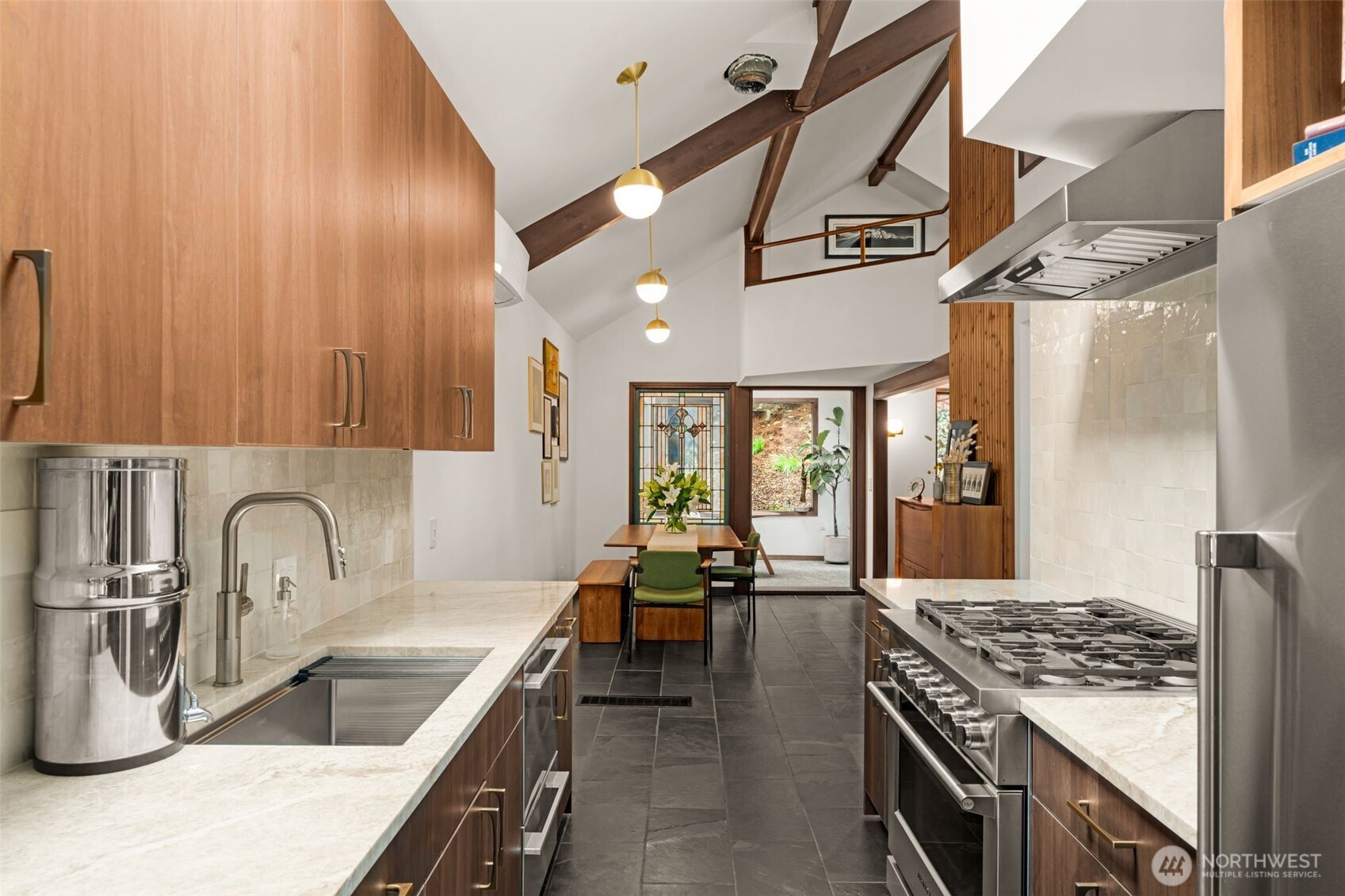 9629 California Avenue Southwest Seattle, WA 98136 - Photo 12 of 29